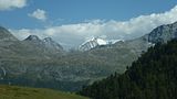 Ein erster Blick auf den Biancograt auf der Fahrt vom Julierpass