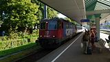Abstecher am Bahnhof Bregenz: Der Zug nach Zrich fhrt ein